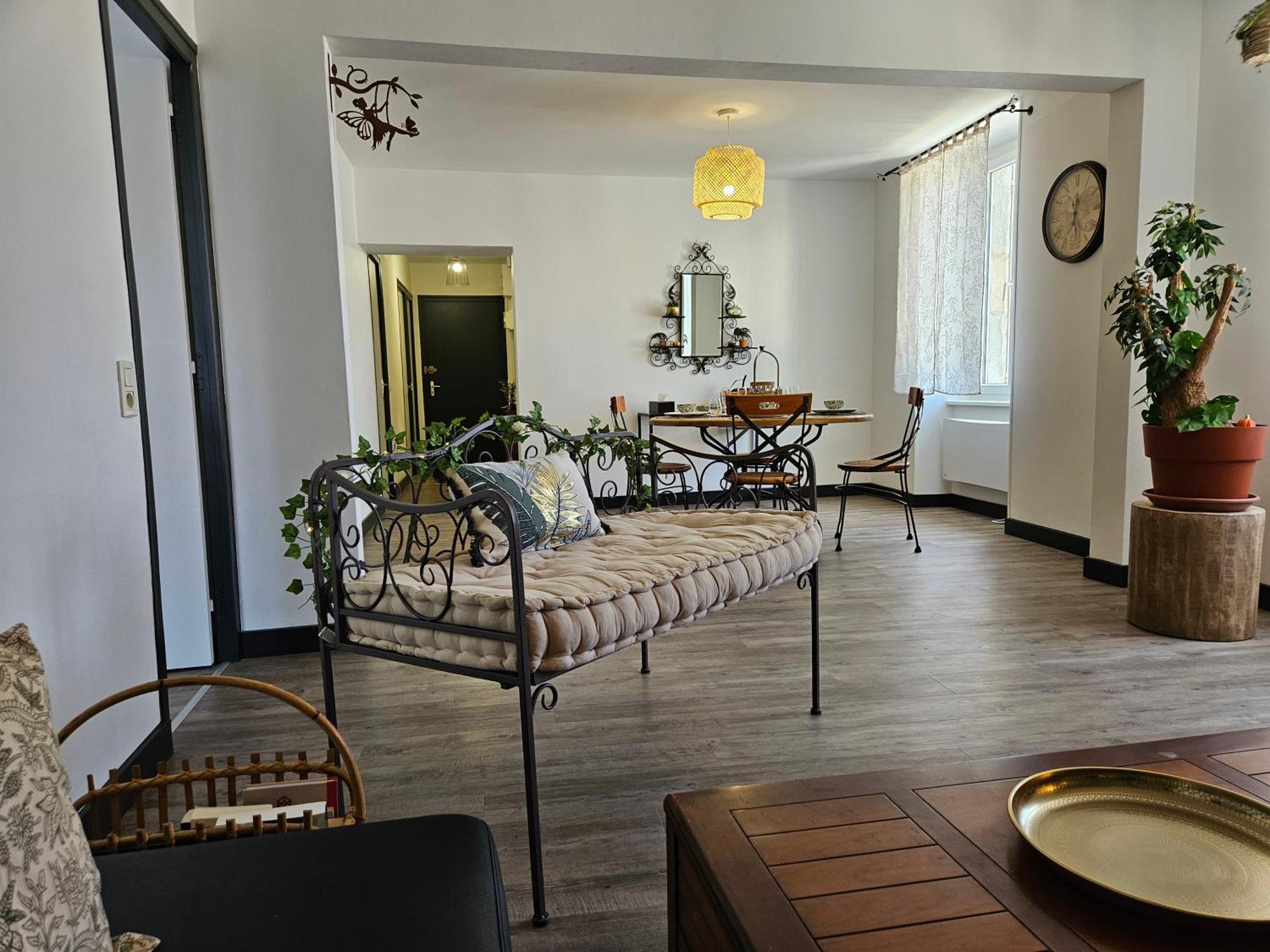 Appartement Le Jardin Imaginaire Champagnole Exteriör bild