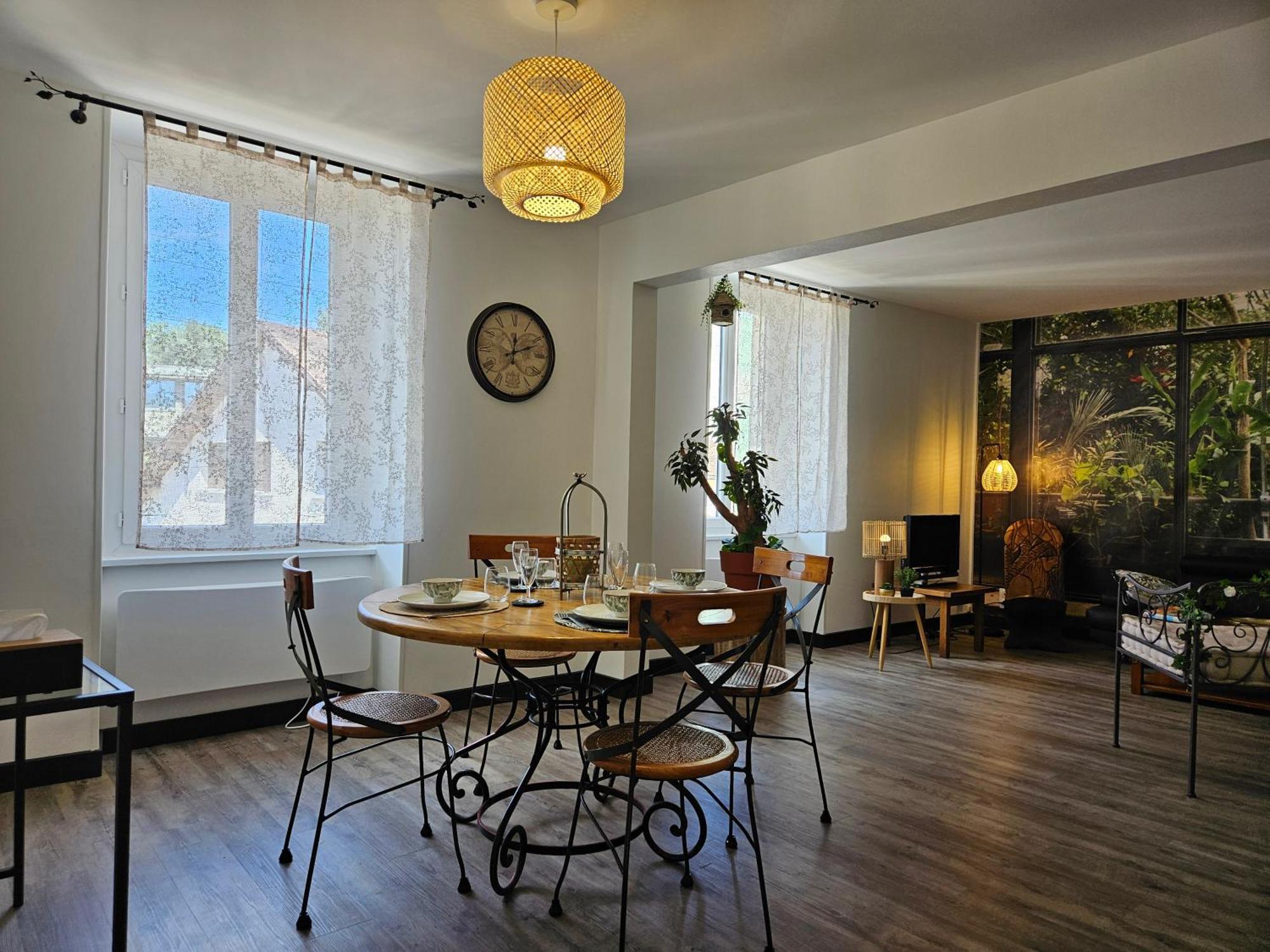 Appartement Le Jardin Imaginaire Champagnole Exteriör bild
